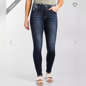 Curvy highrise ankle skinny from buckle